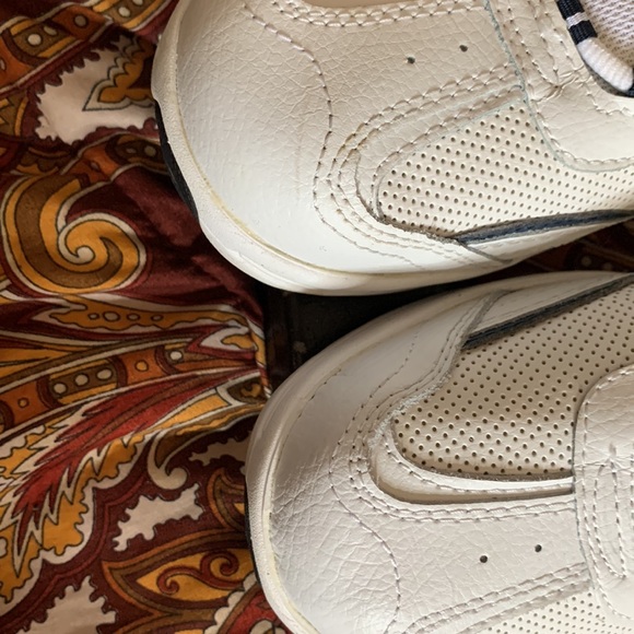 CHAMPION SNEAKERS NWOT. EXCELLENT CONDITION. SIZE 10.5 - Picture 10 of 10